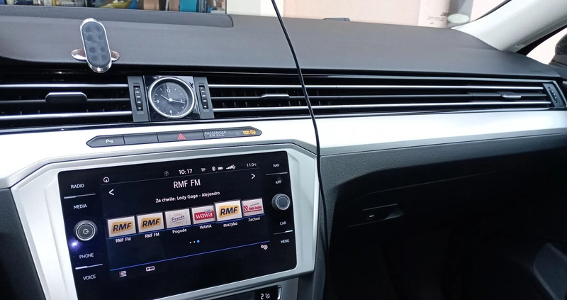 Volkswagen Passat cena 80900 przebieg: 129500, rok produkcji 2017 z Międzyrzecz małe 211